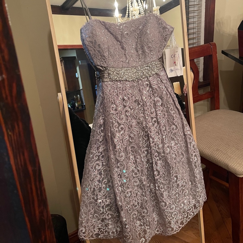 I’m selling a dress!